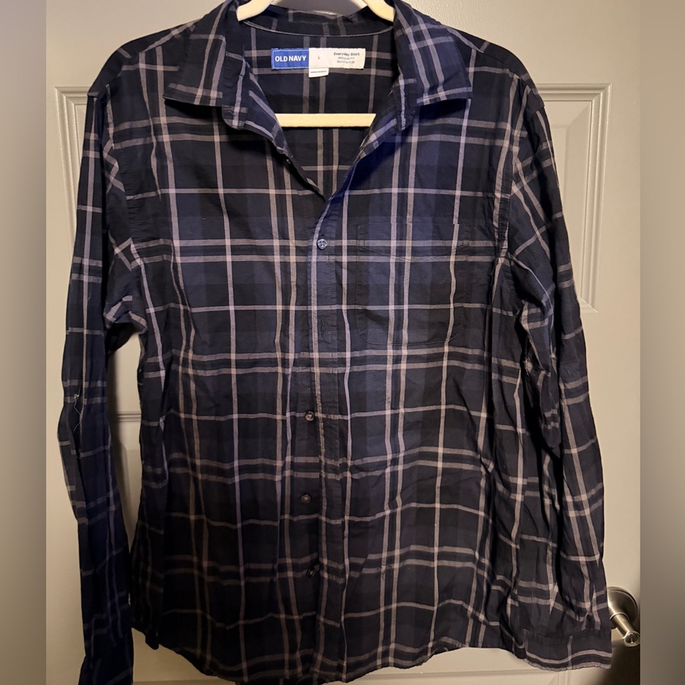 Old Navy Men's Navy and Light Gray Plaid Button-Down Shirt